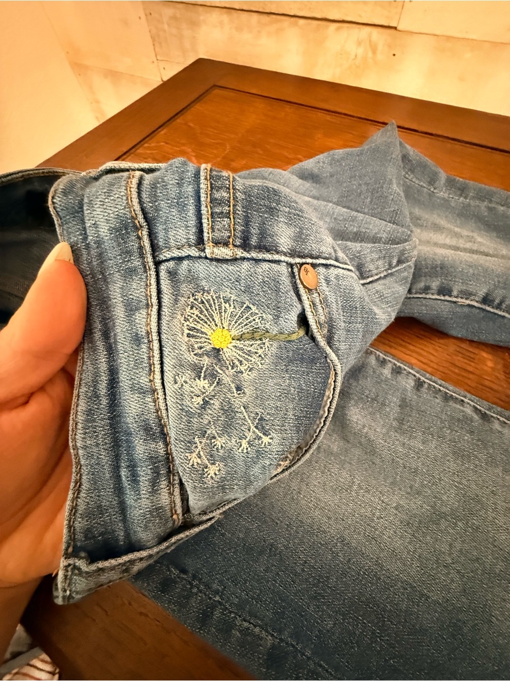 Judy Blue Light Blue Washed Denim Jeans - Picture 2 of 4